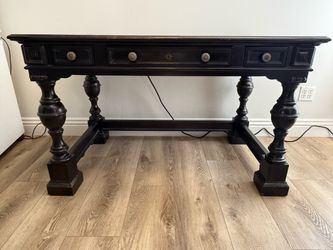 Executive Desk - Wood and leathe r