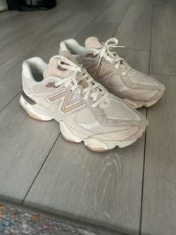 New Balance Men’s Cream and Tan 9060 Sneaker