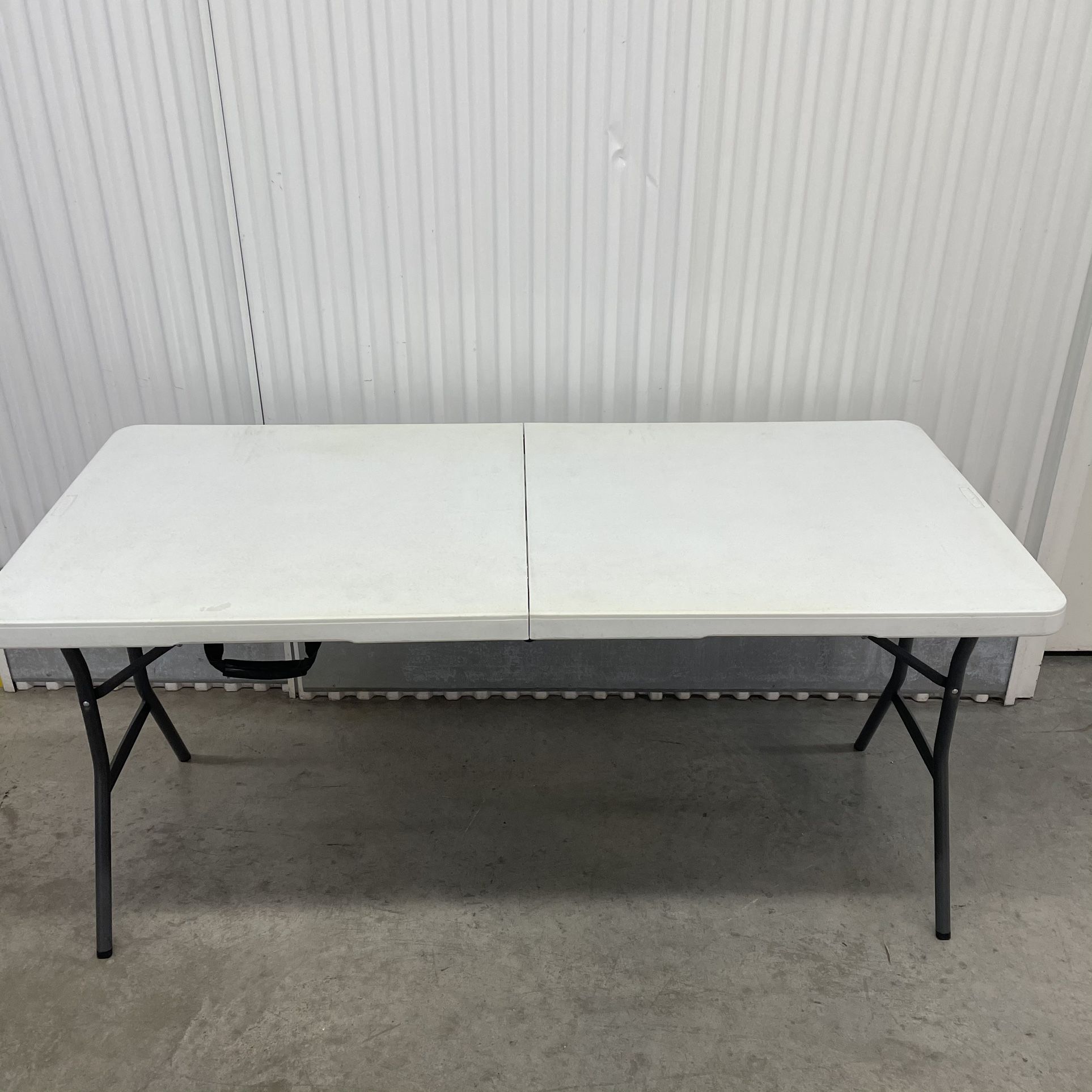 Lifetime 5-Foot Folding Table – Heavy Duty – Works Great