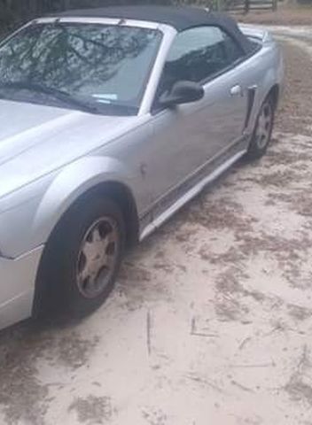 Parts Only! 00 Ford mustang.
