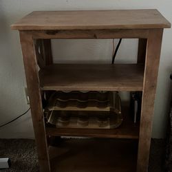 Table with Charging 