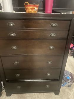 Bedroom set ( queen size)