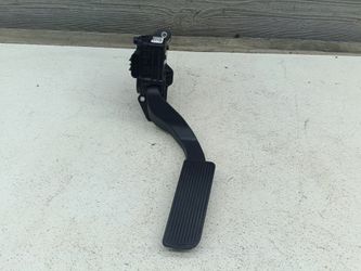 2014-2018 Chevy Silverado / GMC Sierra Gas Pedal - Accelerator Pedal OEM PART
