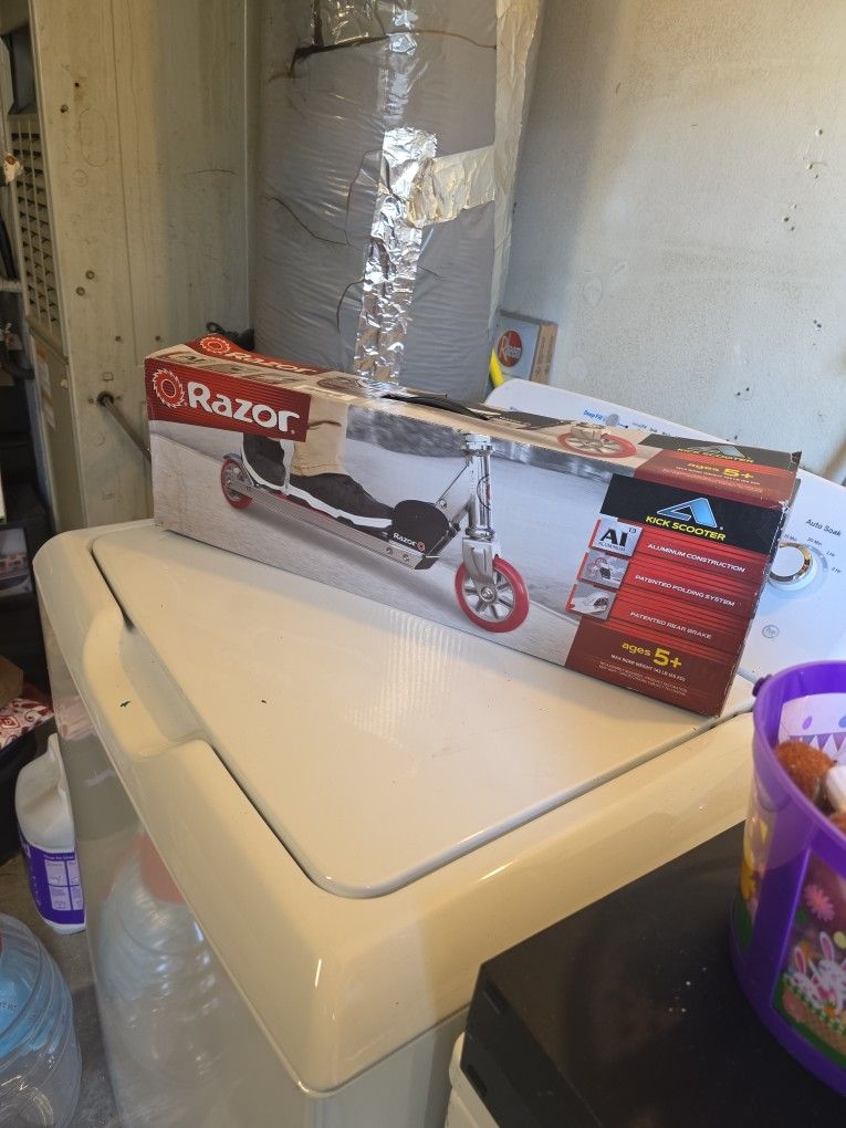 Razor Scooter - Brand New