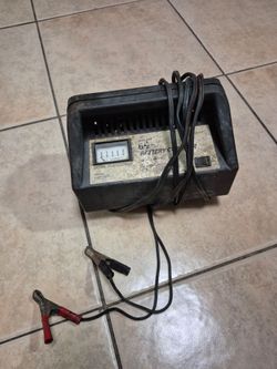 Cargador de baterias , creo que sirve