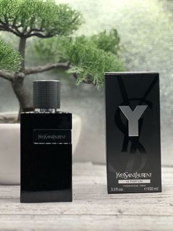 YvesSaintLaurent
