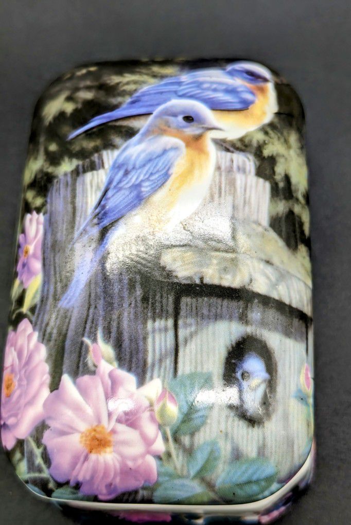 VTG Ceramic Bird&Floral Trinket Box EUC