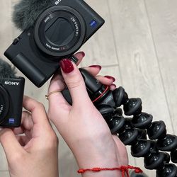 SONY ZV1 (Will sell with flash attachment, tripod, case and battery, will also add the charger for the camera.)