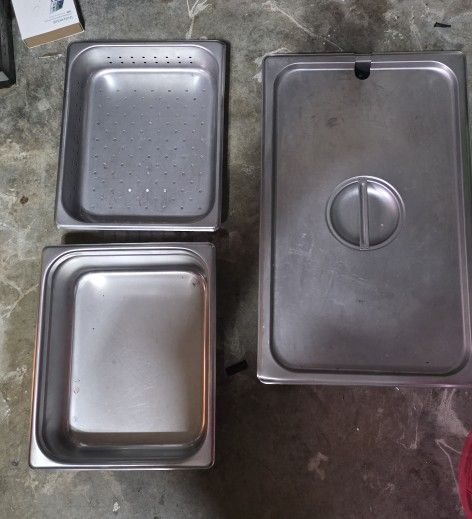 Gastronorm container with holes and stainless steel lid