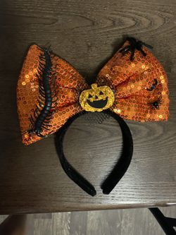Halloween Bow With Squirmy Creatures