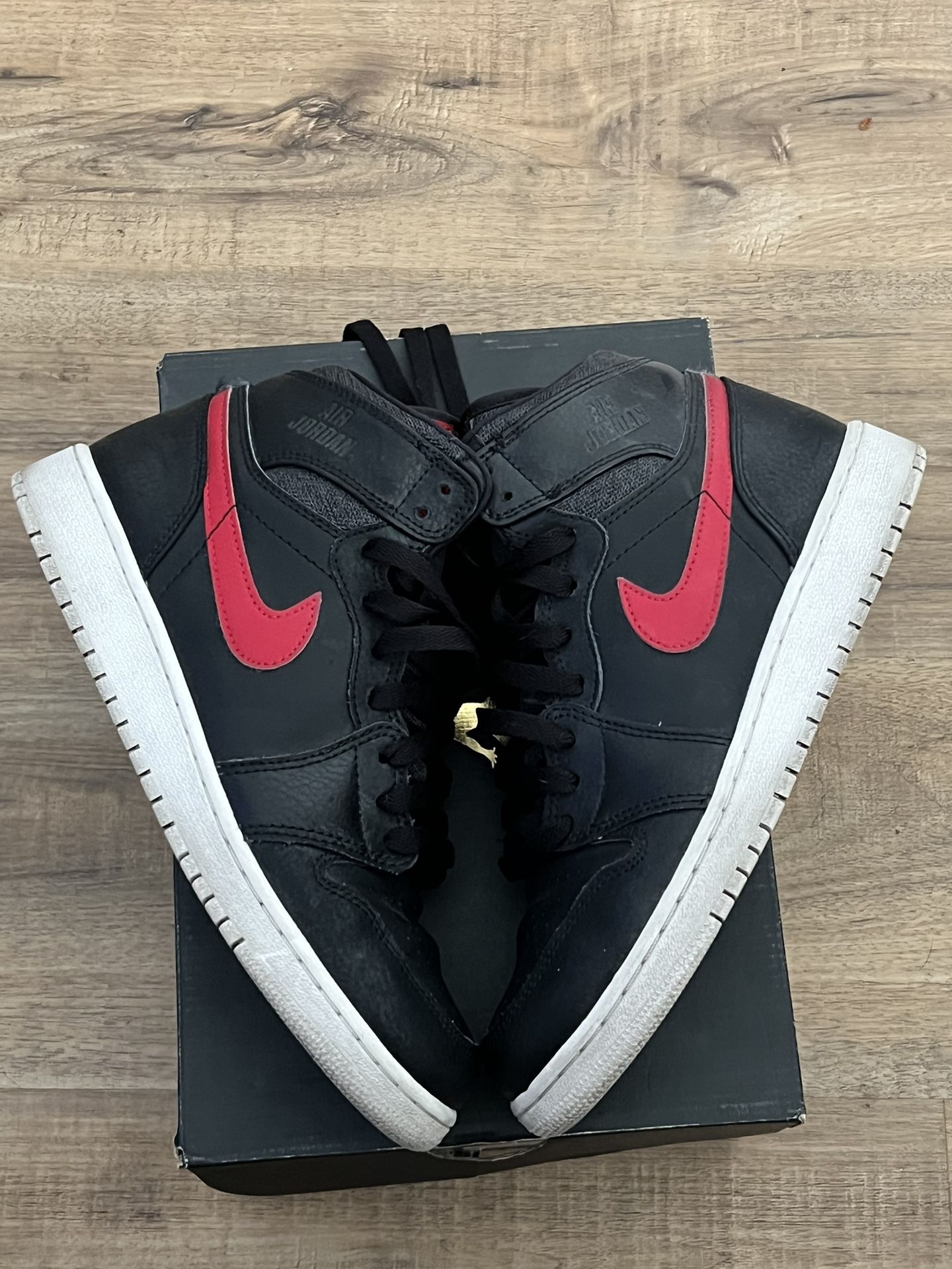 Used AJ1 Rare Air 7y