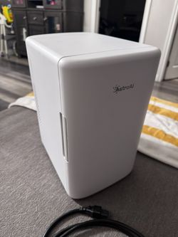 atroAI mini fridge