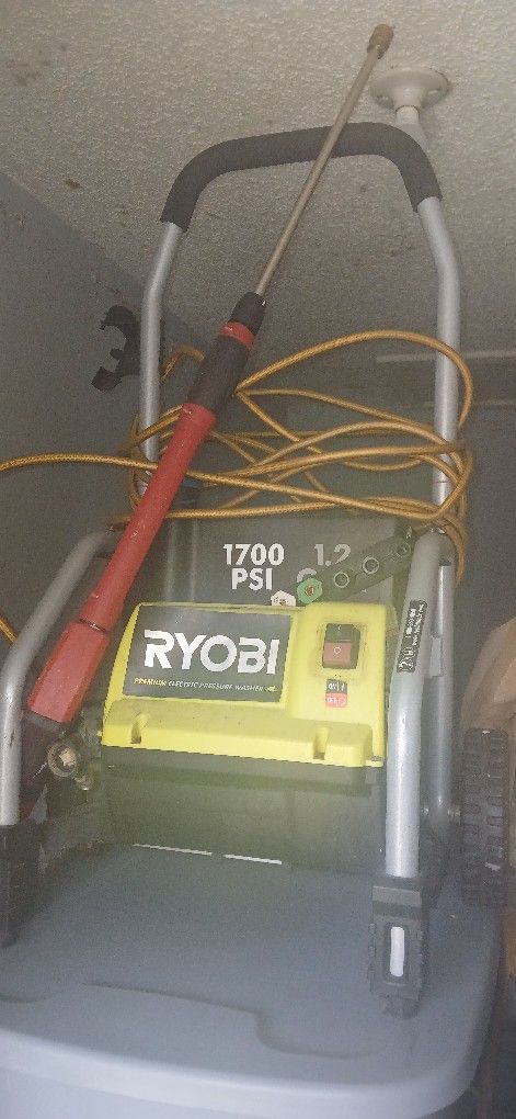 Powerwasher machine