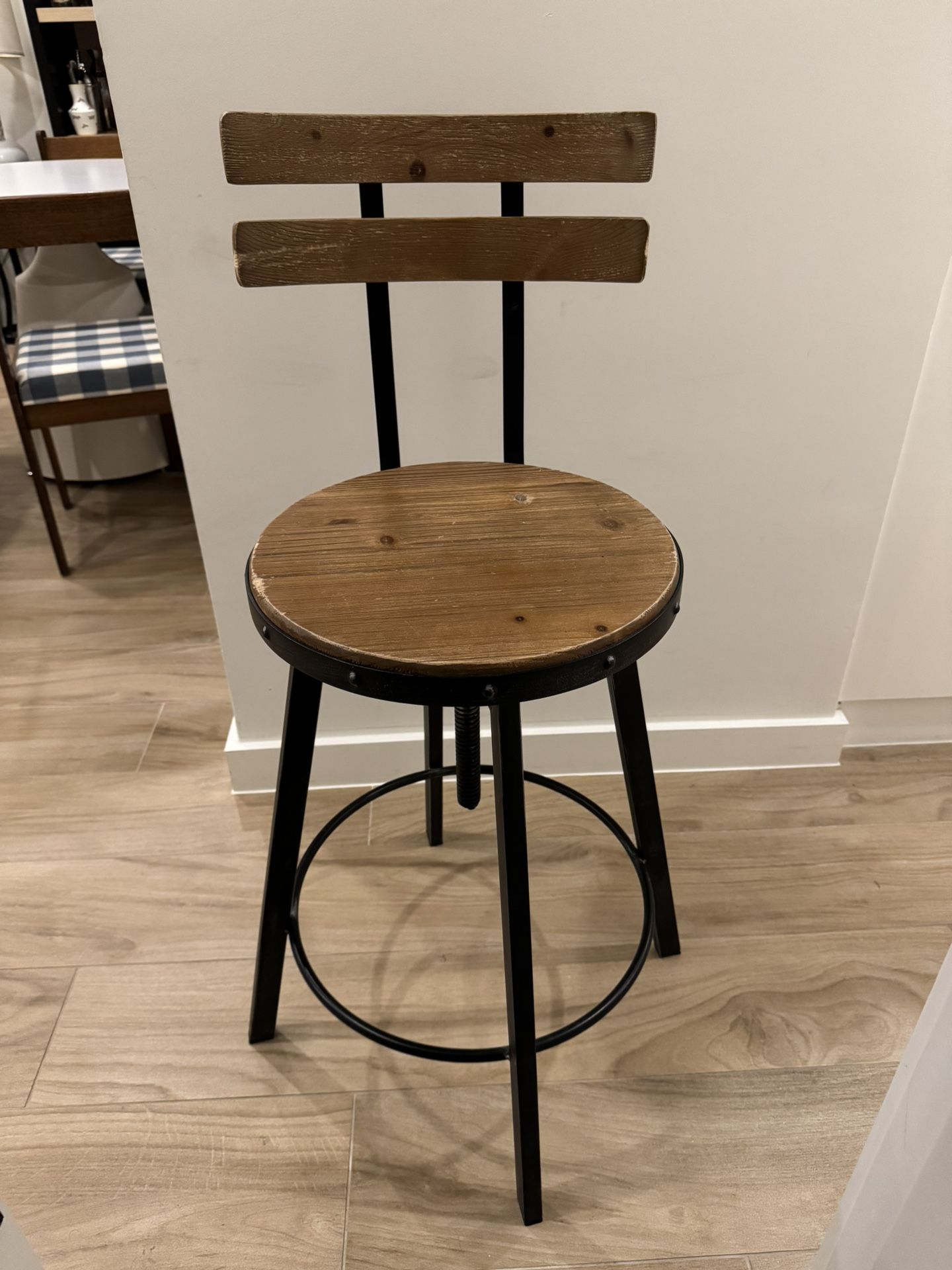 4 Bar Stools