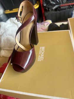 Brown Michael Kors heels size 6