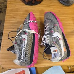 Women's Fuschia Nike Waffle Racer
