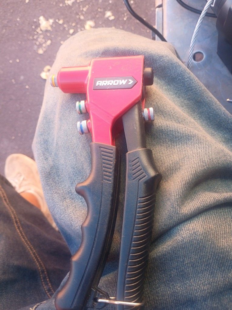 Arrow Riveter