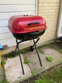 Americana Rolling Grill Charcoal Grill