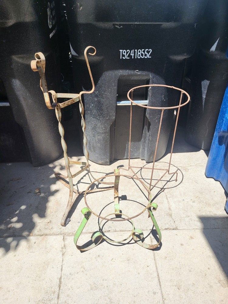 Plant Stands 