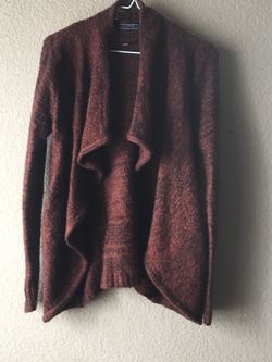 Medium size flay away cardigan sweater