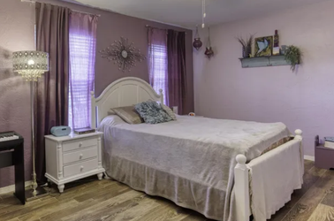 White Bedroom Set: Queen Size Bedframe & Two Nightstands