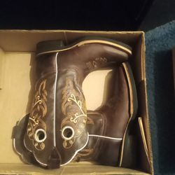 Cow Boy Boots For Kids Size 4 And 3 1/2 Like New Only  Use One Time