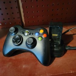 Xbox 360 Controller + Charger For Removable Batteries 