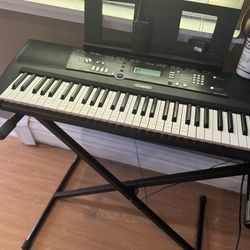 yamaha ez-220 (61 Key)