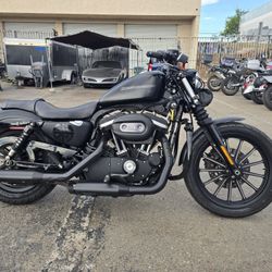2010 Harley Sportster Iron 883 XL883N, Like New!!!