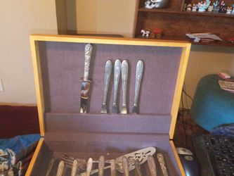 Monarch silverware