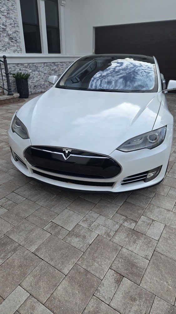 2012 Tesla Model S