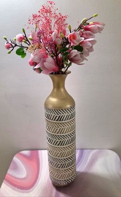 *** NEW LOW PRICE *** 24" Floor Vase with Pink / Purple Faux Magnolia Stems and Gypsophila @ Lasting Creations