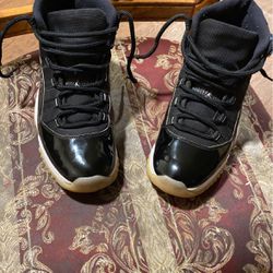 Jordan 11s Pat And Leather Size 10