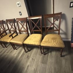 Table With 6 Chairs 
