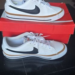 Nike Court Legacy 