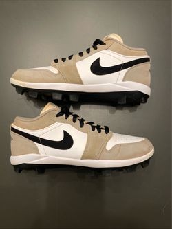 Men’s 9 Nike Air Jordan Baseball Cleats