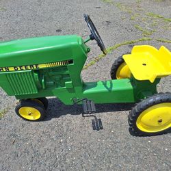Antique Cast Iron John Deere Tractor