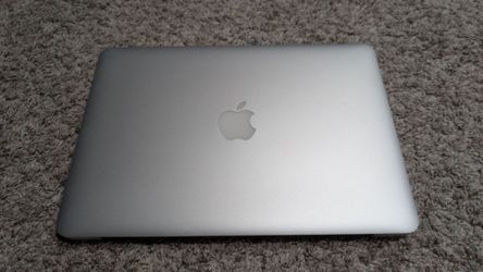 Apple MacBook Pro with Intel Core i5, (13.3-Inch, 8GB, 512GB) - Silver