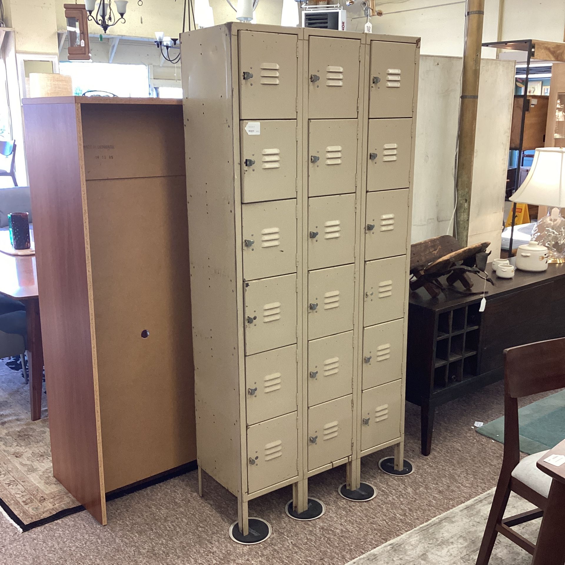18 Door Locker