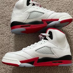 Nike Air Jordan 5 Retro 'Fire Red Black Tongue' sneakers