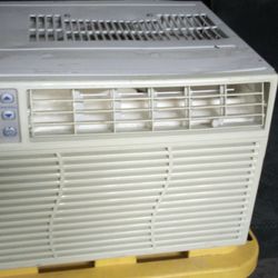G.E. Window AC Model AEL06LPL1  BTU 6300
