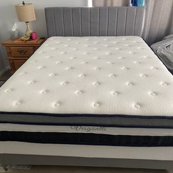 Queen Size Bed Set.