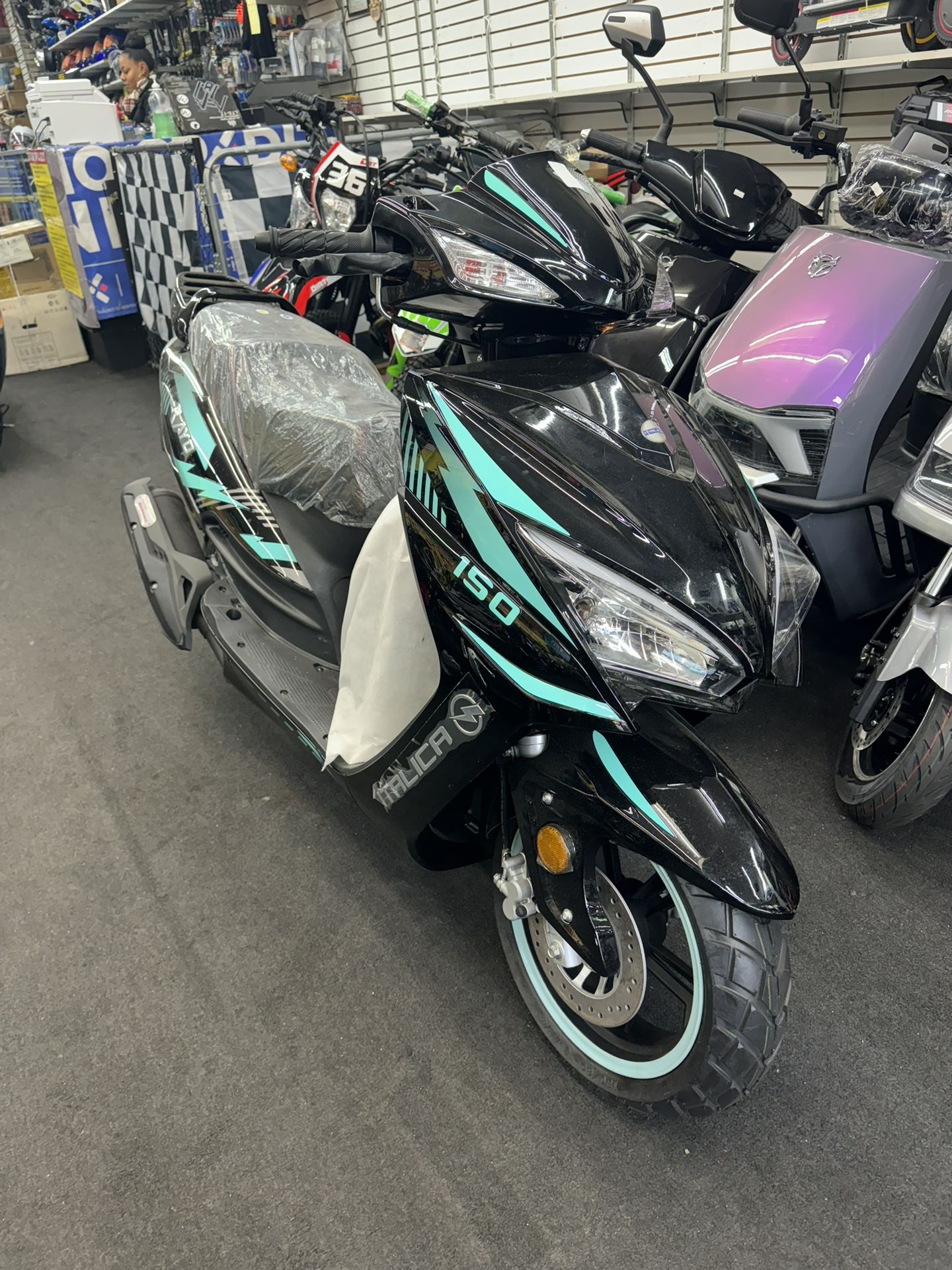 Brand New Rayo 150cc Gas Scooter 