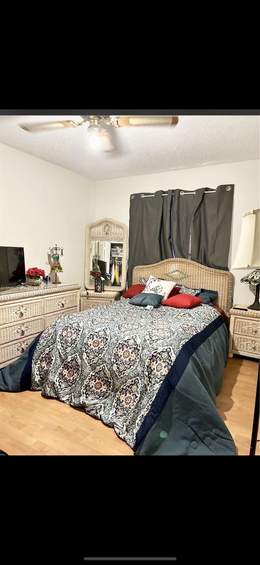 Authentic 5 pc vintage 1980’s Full size bedroom set.
