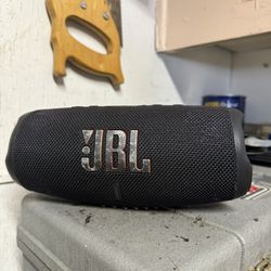 JBL speaker Charge 5 