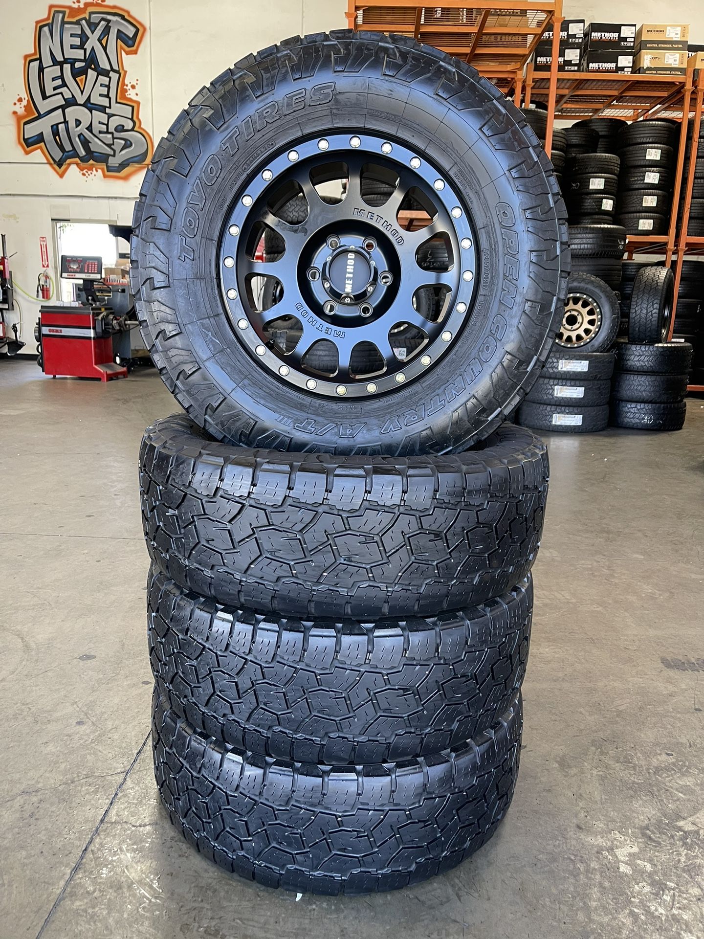 305 Method Race Wheels Black 17” 6x139.7 6x5.5 285/70/17