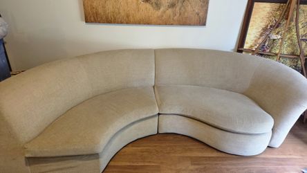 Free Curved Sofa