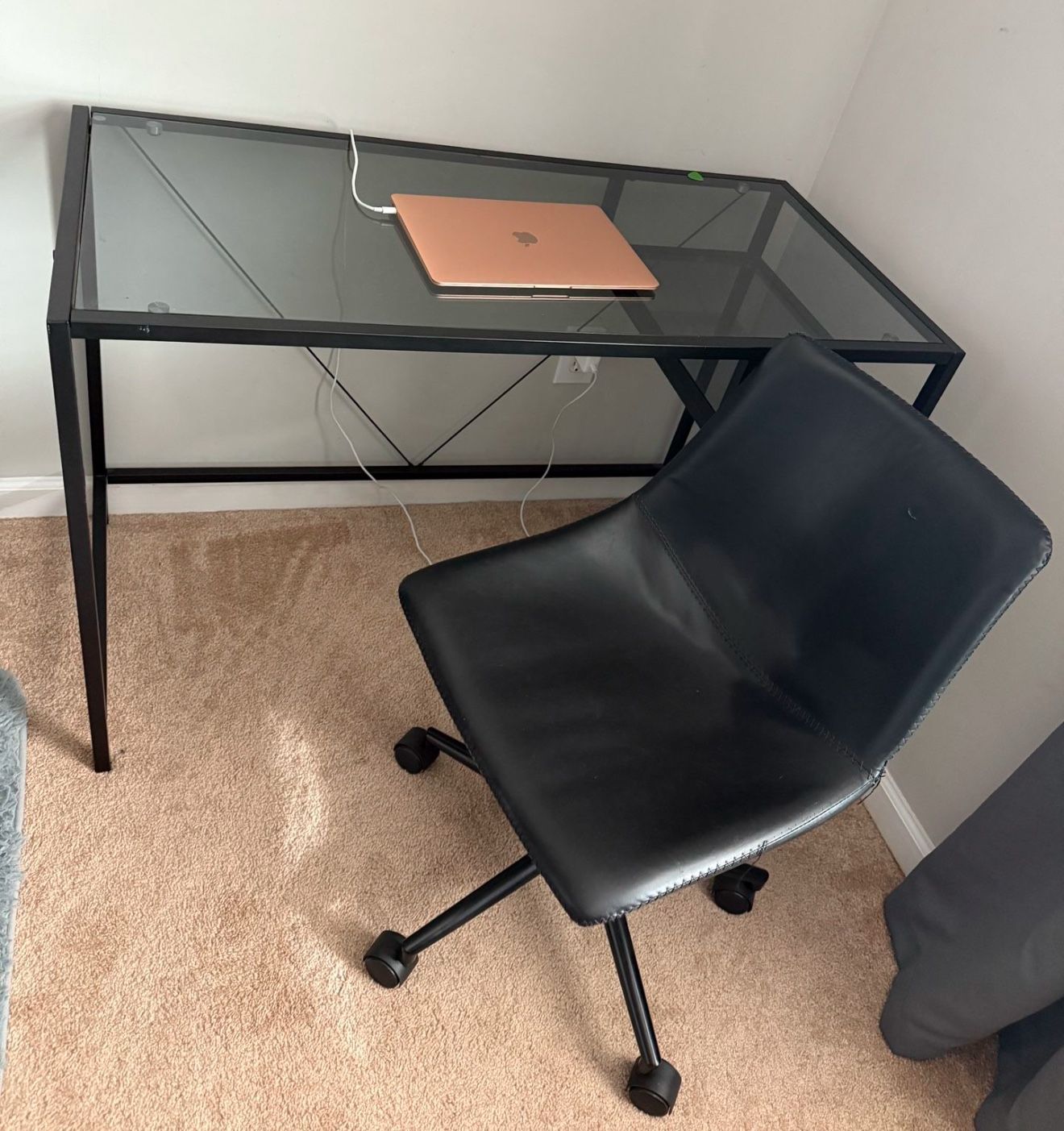 Laptop/Desk,Chair