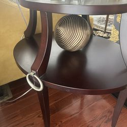 Set Of 2 Solid Wood End Tables 