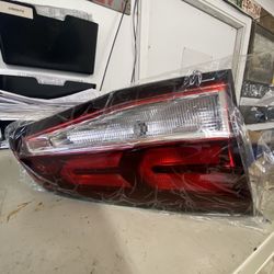 22-24 Chevrolet Equinox New Driver Side Halogen W/bulb Tail Light GM(contact info removed)
